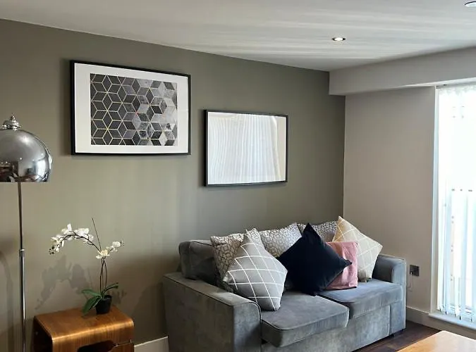 Stunning Manchester City Centre Apartment! Ideal For Small Groups