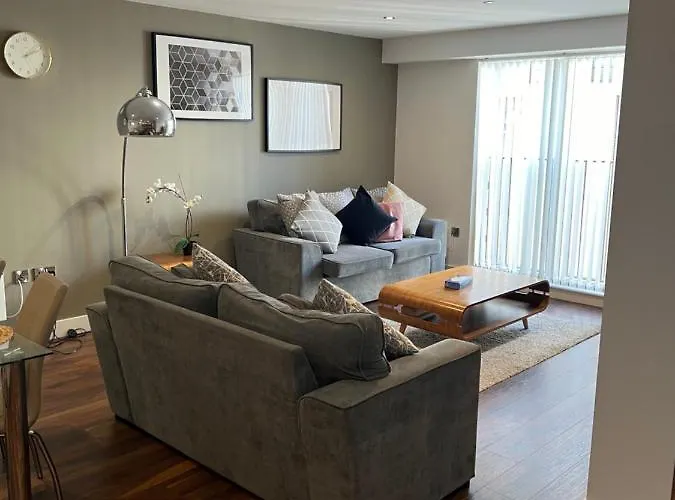 Stunning Manchester City Centre Apartment! Ideal For Small Groups